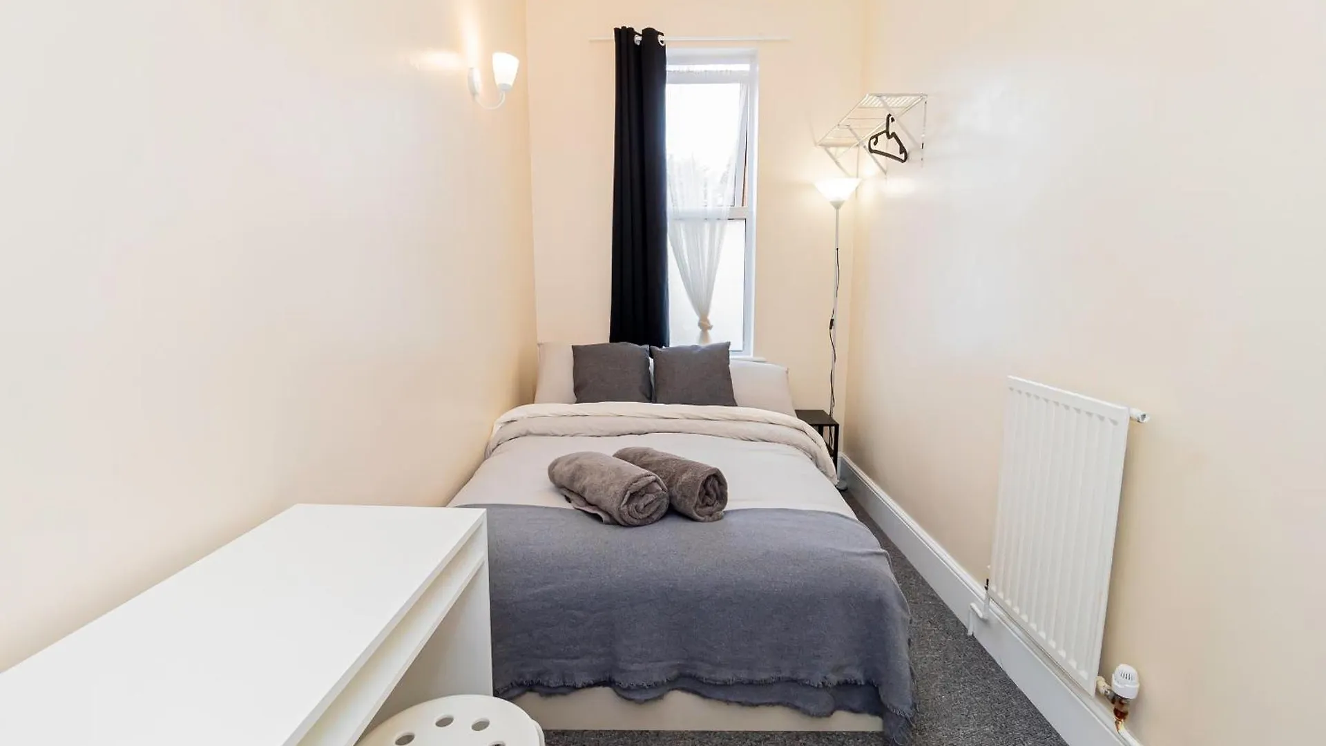 Shirley House 5, Guest House, Self Catering, Self Check In With Smart Locks, Use Of Fully Equipped Kitchen, Close To City Centre, Ideal For Longer Stays And Fawley Contractors Southampton United Kingdom