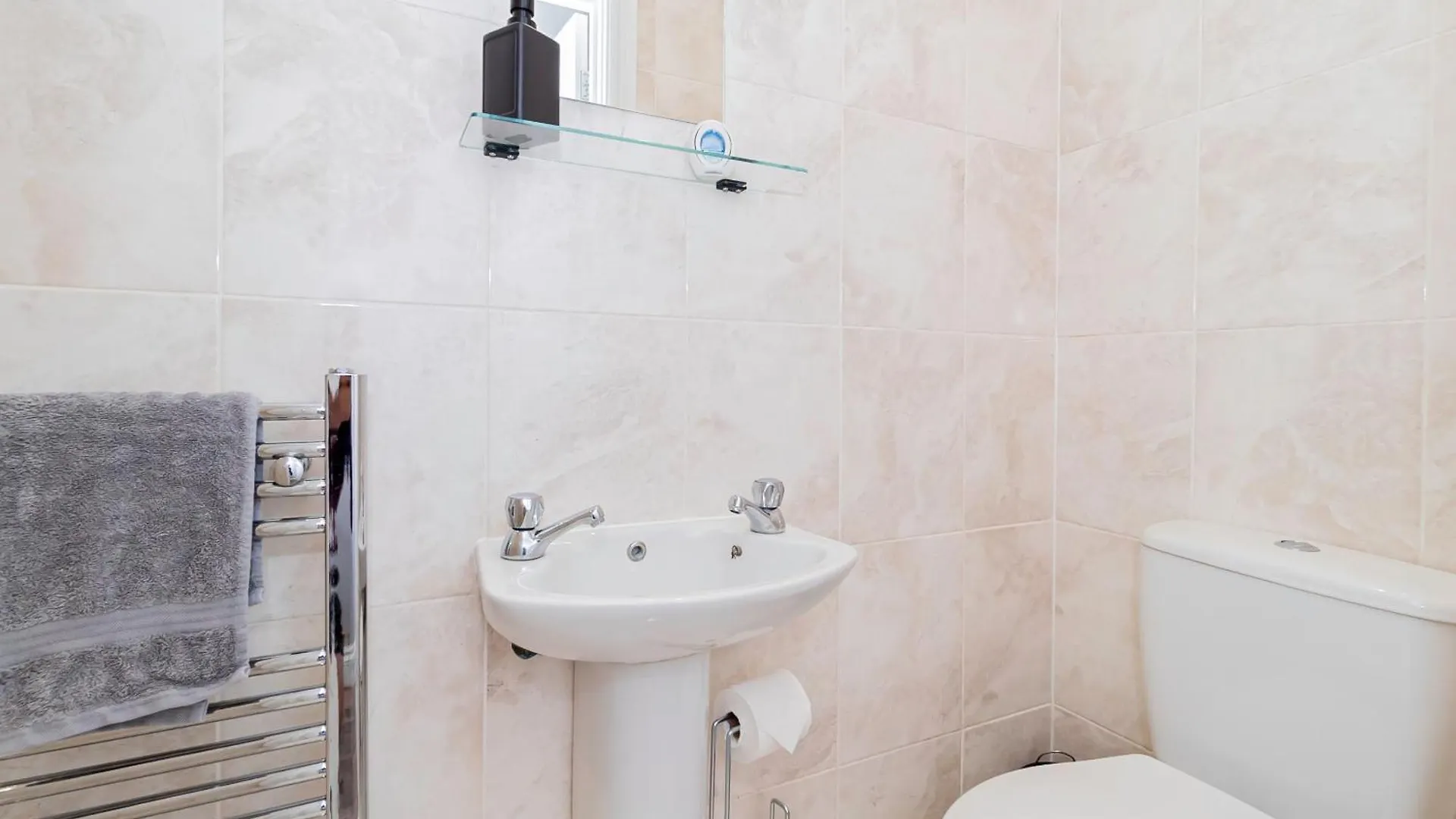 Shirley House 5, Guest House, Self Catering, Self Check In With Smart Locks, Use Of Fully Equipped Kitchen, Close To City Centre, Ideal For Longer Stays And Fawley Contractors Southampton