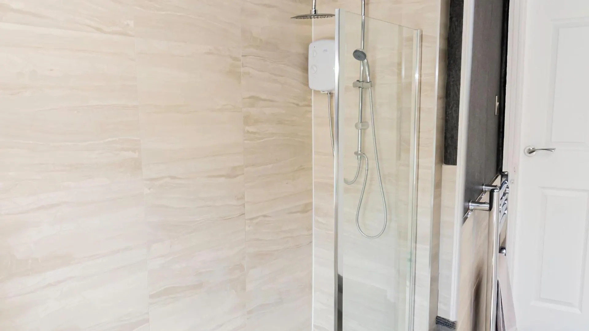 Shirley House 5, Guest House, Self Catering, Self Check In With Smart Locks, Use Of Fully Equipped Kitchen, Close To City Centre, Ideal For Longer Stays And Fawley Contractors Southampton 0*,