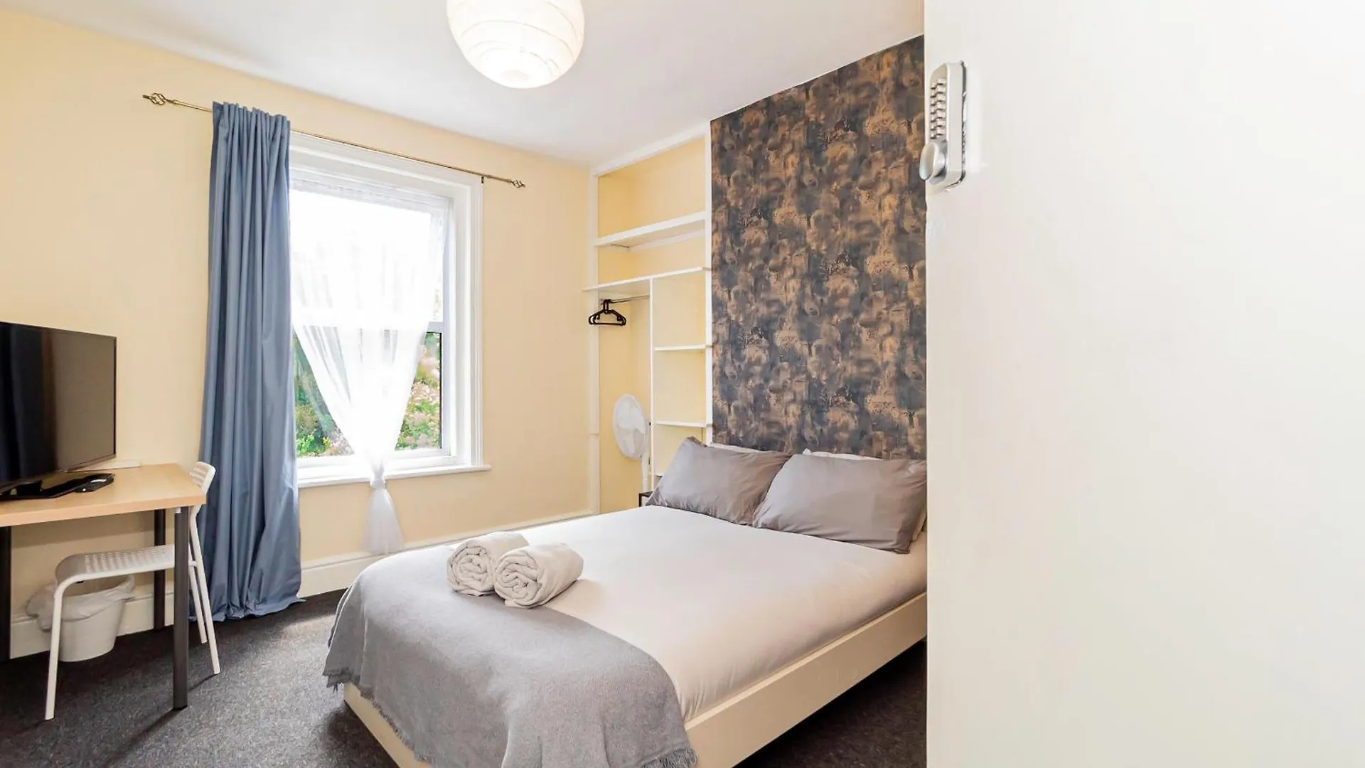 Shirley House 5, Guest House, Self Catering, Self Check In With Smart Locks, Use Of Fully Equipped Kitchen, Close To City Centre, Ideal For Longer Stays And Fawley Contractors Southampton